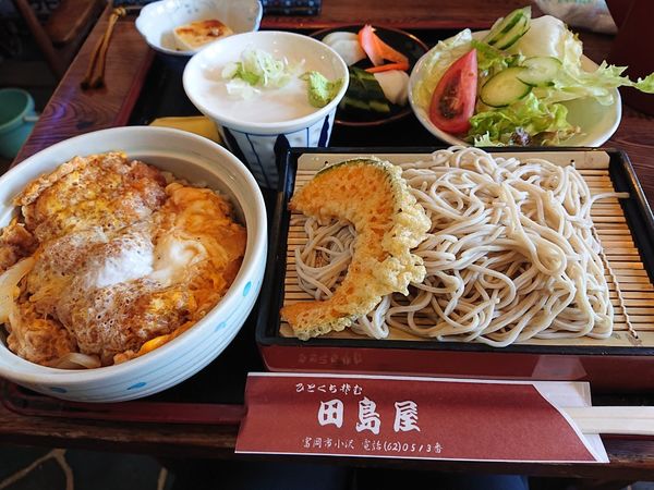 「かつ丼もりそばセット830円」@お食事処 田島屋の写真