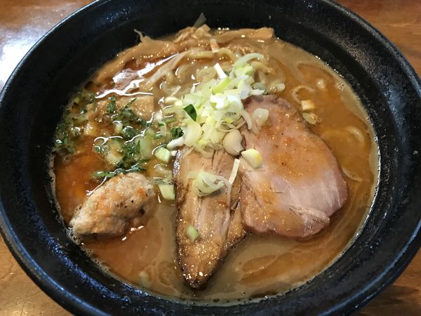 「濃厚魚介豚骨エビ風味」@はりけんラーメンの写真