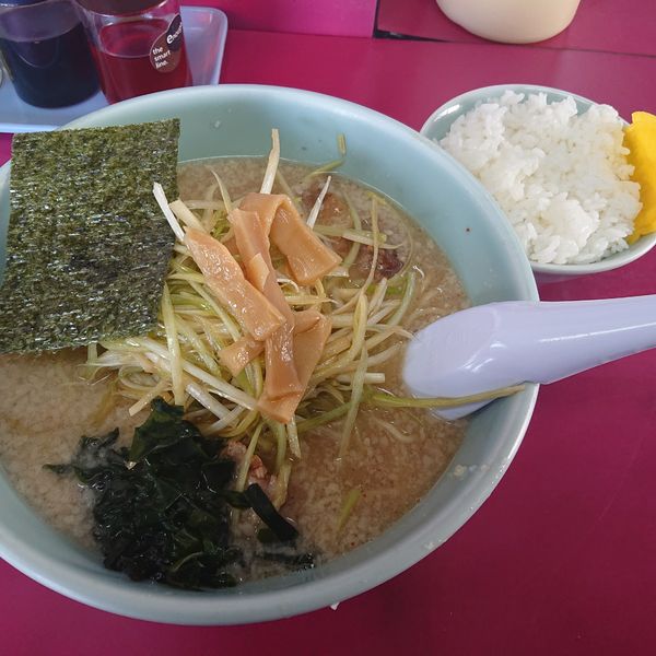 「ネギラーメン700円、半ライス100円」@ラーメンショップ 市貝店の写真