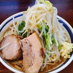 ラーメン　にんにく少しヤサイ