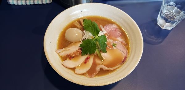 「淡麗白湯肉らー麺+味たま名古屋コーチン」@世田谷磯野の写真