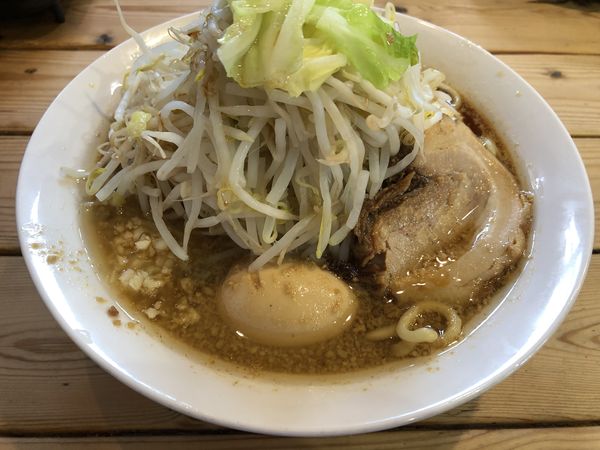 「ラーメンヤサイマシマシニンニク味玉」@麺屋 あびすけ 東山田店の写真