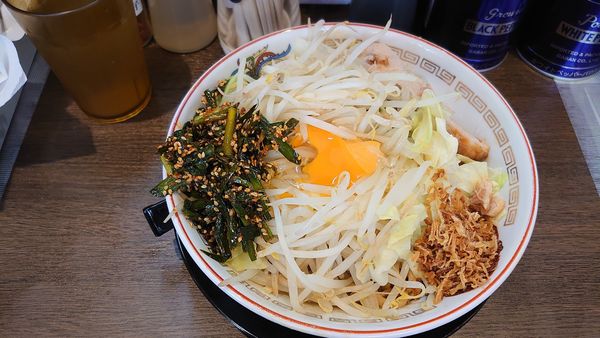 「小ラーメン　汁無し　辛ニラトッピング　¥980」@豚山 鶴見店の写真