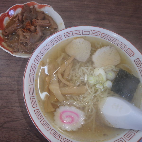 「ラーメン550円、もつ煮350円」@松葉食堂の写真