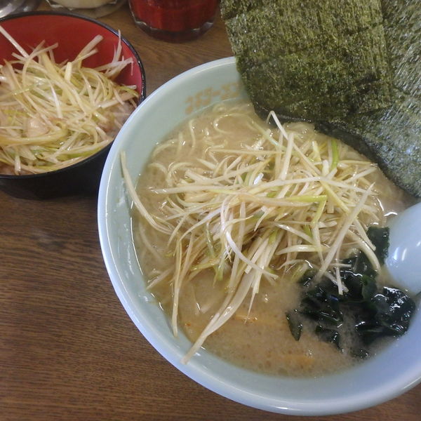 「ネギラーメン700円、ネギ丼200円」@ラーメンショップ 足利店の写真