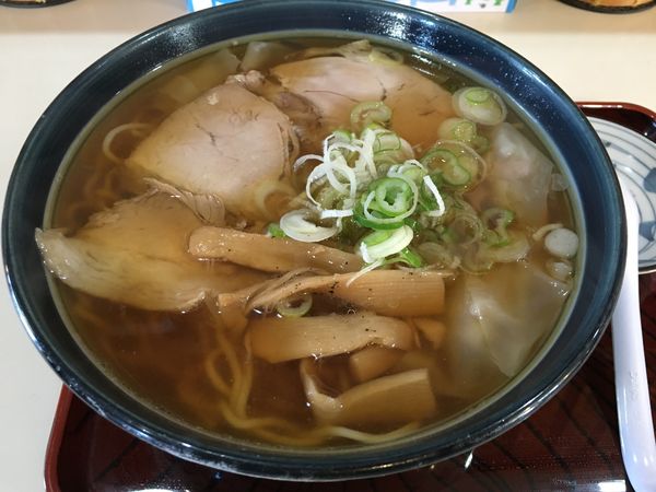 「ワンタンメン…730円」@ワンタンメンの満月 酒田本店の写真