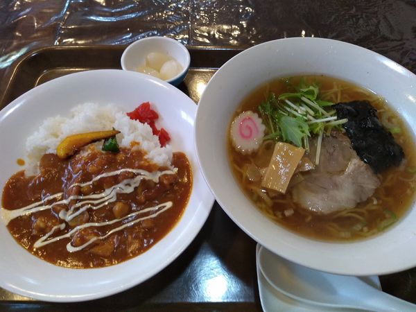 「ラーメン 2/3カレー (Wセット ) 880円」@電気館カレーの写真