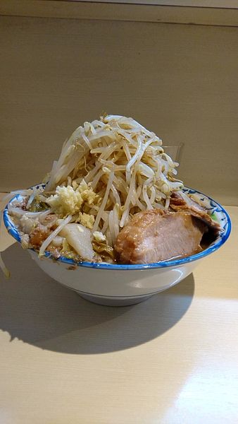 「大麺増し全マシ」@らーめん 陸 尾山台店の写真