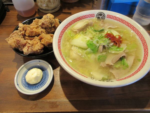 「茨城タンメン（６９３円）＋唐揚げ（４４０円）」@茨城タンメン カミナリ つくば店の写真