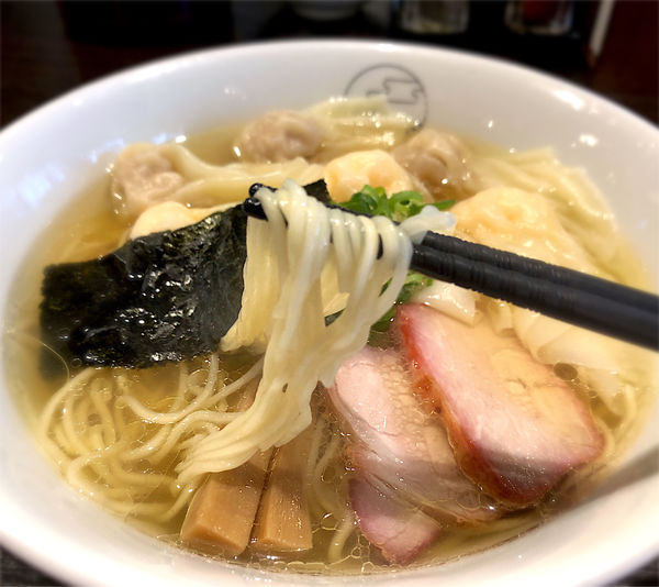 「特製ワンタン麺・白だし」@八雲の写真