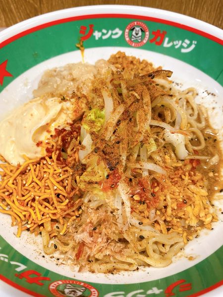 「坦々混ぜそば」@ジャンクガレッジ 東大宮店の写真