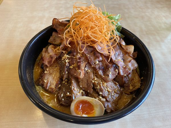 「ターロースタミナスパイシー麺LL太麺」@たっちゃんらーめんの写真