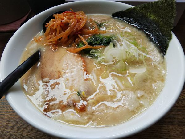 「塩　※太麺　＋みぞれ＆辛モヤシ：サービス」@信州麺屋 とんずら －カエン－の写真