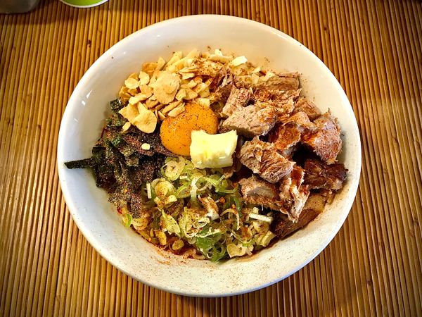 「まぜそば全部のせ中+肉増量+あらかじめ胡椒中辛」@三代目 溝口屋の写真