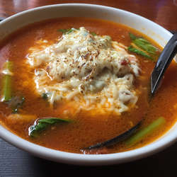 炙りチーズとまとラーメン