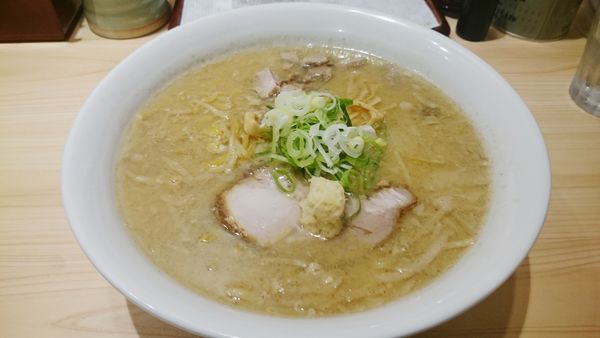 「味噌ラーメン（850円）＋大盛り（100円）」@三ん寅の写真