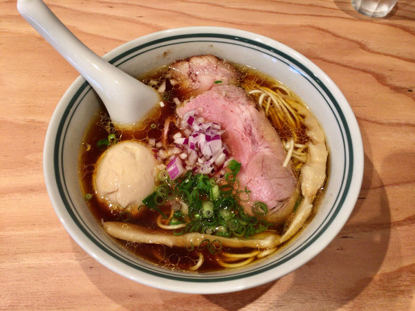 「RAGEそば(醤油)900円＋味玉150円」@麺尊RAGE RENEGADESの写真