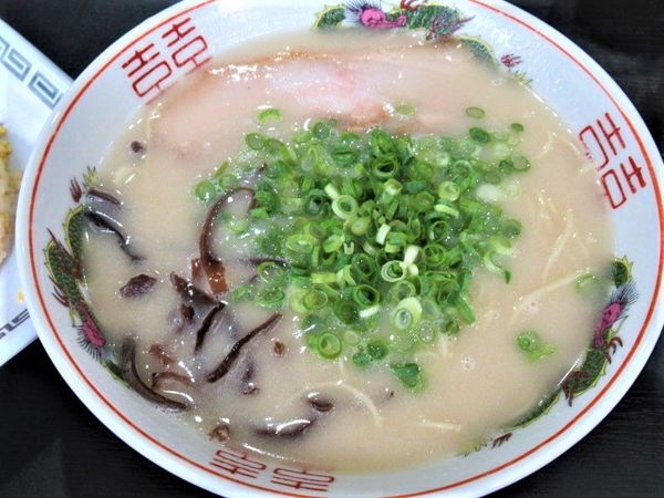 「博多豚骨らーめん＋半チャーハンセット（1,000円）」@麵屋しょうちゃんの写真