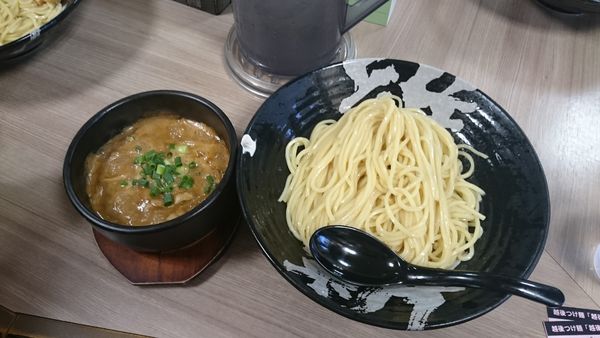 「カレーつけ麺 虜 大盛り（860円）」@越後つけ麺維新 大井町店の写真