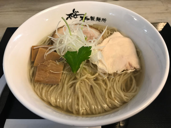 「中華そば 塩 大盛　850円」@中華そば 桜木製麺所の写真