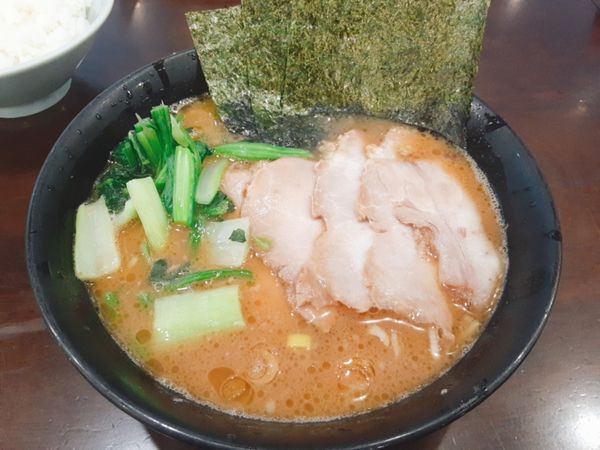 「チャーシューメン並」@杉田家 千葉祐光店の写真