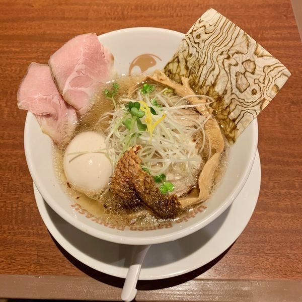 特製澄まし潮ラーメン（写真）＋琥珀潮ラーメン