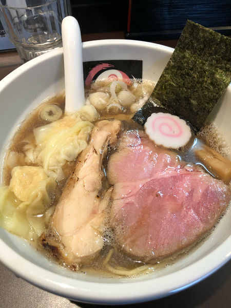 「ワンタンにぼし」@おおぜき中華そば店の写真