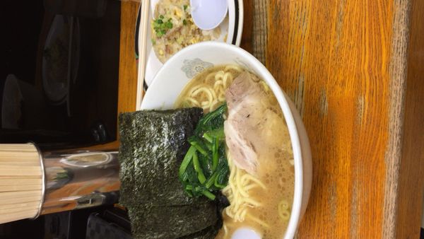 「ラーメン半チャーハン」@横浜ラーメン厨房 うえむらやの写真