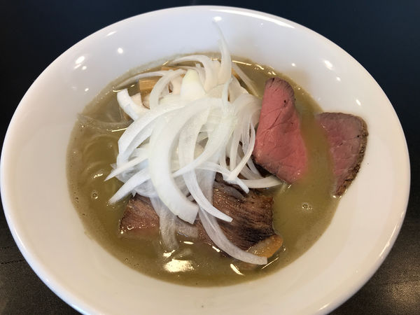 「【限定】濃厚煮干そば 新玉ねぎver.  950円」@麺牛 ひろせの写真