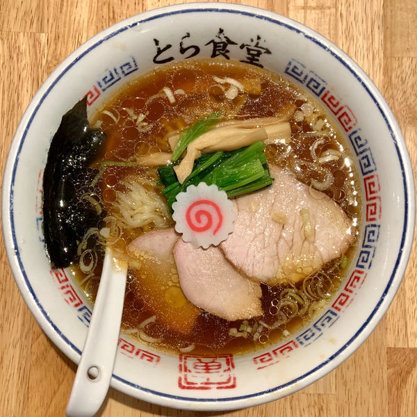 「手打ち中華そば (750円)」@とら食堂 福岡分店の写真