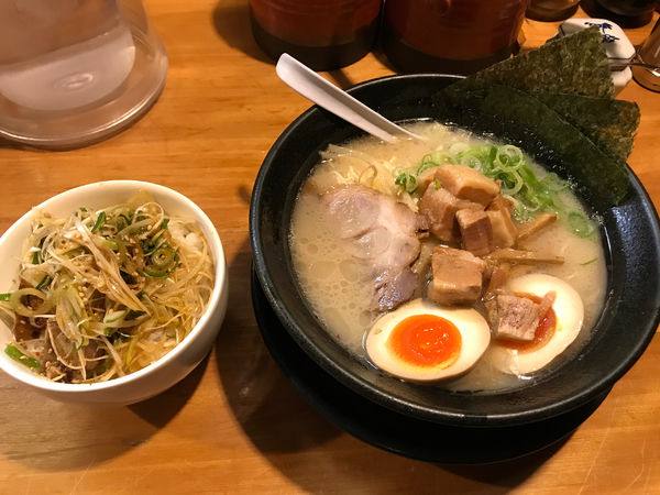 「特吉ラーメン」@九州ラーメン 博多吉もんの写真