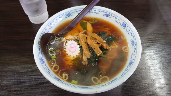 「ラーメン餃子セット（醤油） 950円 + 半ライス 150円」@ラーメンはやとの写真