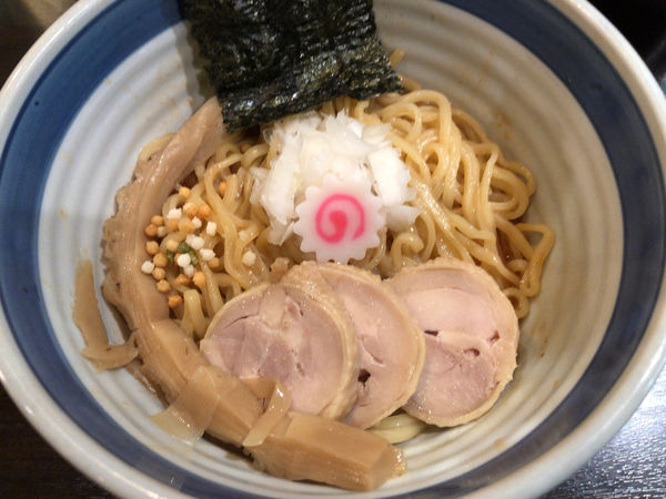 「濃厚海老まぜそば　温玉付き」@東京駅 斑鳩の写真