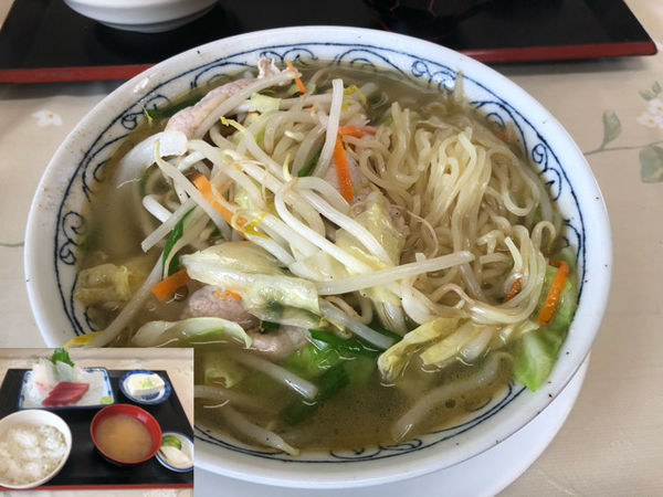 「タンメン450円、刺身定食800円」@彩の写真