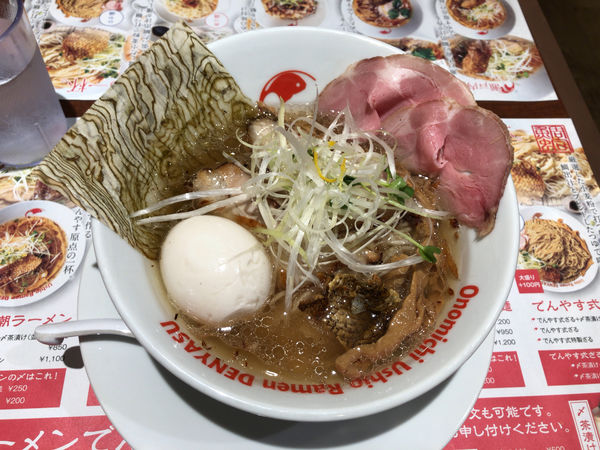 「特製澄まし潮ラーメン + チャーシューごはん」@潮ラーメン でんやすの写真