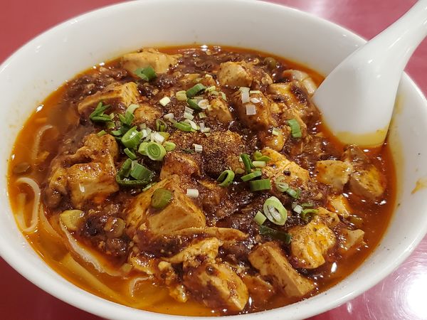 「麻婆豆腐刀削麺」@四川料理 京華樓 本館の写真