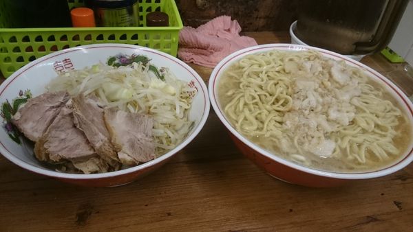 「麺増し・大ブタ・ネギ(ヤサイアブラカラメ)￥１０００」@ラーメン二郎 品川店の写真