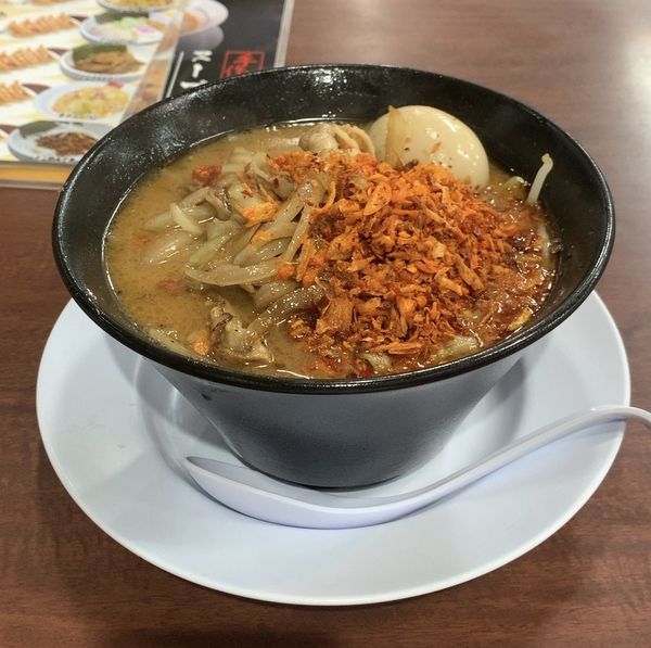 「ぶたみそ 味玉 やみつきスパイス」@ラーメンばんだいの写真