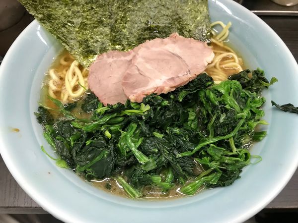 「ほうれん草ラーメン」@横浜家系らーめん 五十三家の写真