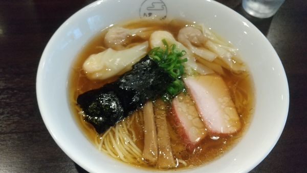 「特製ワンタン麺ハーフ黒だし1000円」@八雲の写真