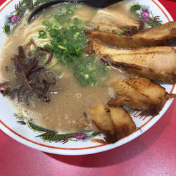 チャーシュー豚骨らーめん850円