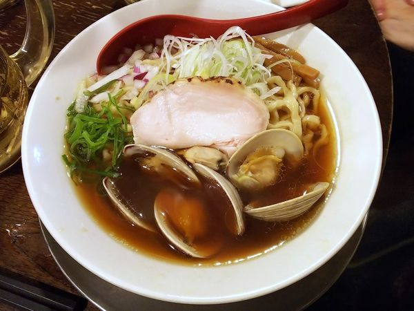 「醤油貝そば」@立ち呑み居酒屋 金町製麺の写真