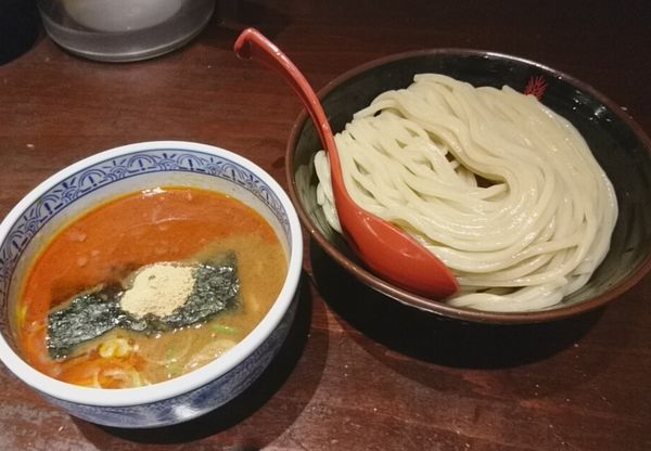 「辛つけめん」@つけ麺専門店 三田製麺所 池袋西口店の写真