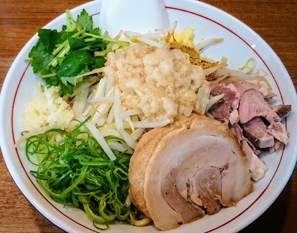 「【限定】ほんのり煮干し香るジャンクなまぜそばver.2」@寿製麺よしかわ 川越店の写真