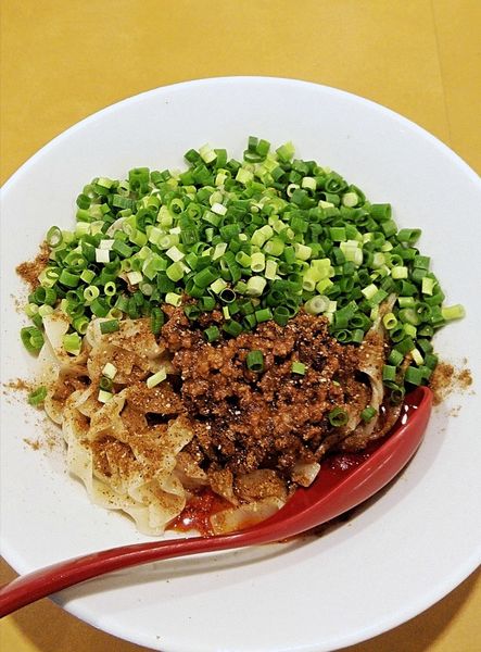 「麻辣汁なし担々麺 冷盛り 930円」@つけめんや 泉の写真