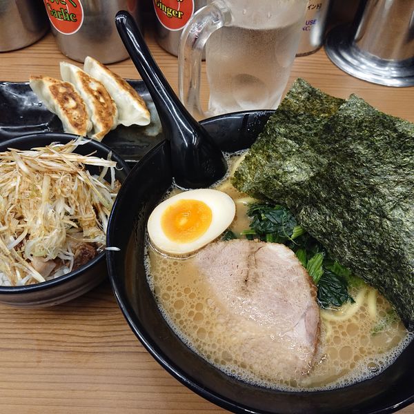 「せい家セット780円、お疲れ様セット480円、替玉100円」@せい家 千歳烏山店の写真