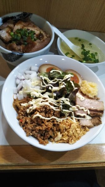 「【限定】スタミナ冷し辛まぜそば＋チャーシュー丼」@麺屋 扇 SENの写真