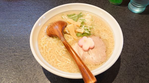 「醤油ラーメン 810円 + お得な昼セット 290円」@秋田ラーメン はまの写真