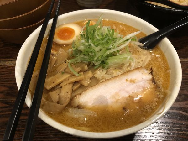 「特味噌ラーメン+濃い目　800円」@北のらーめん 美空の写真