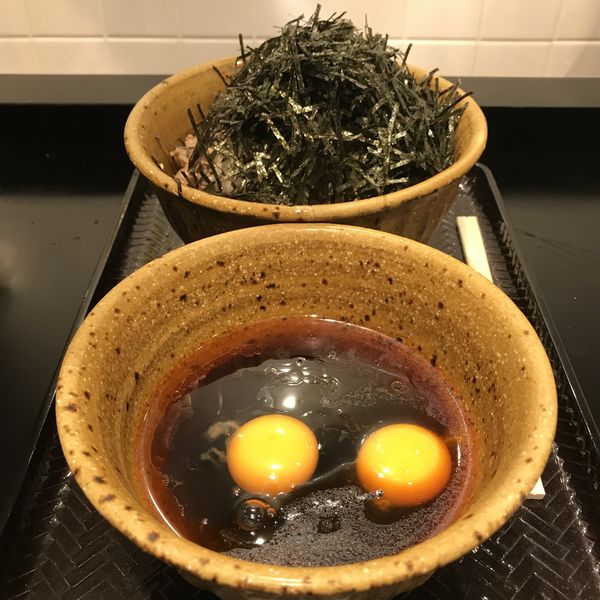 「肉そば（小）（￥900）」@なぜ蕎麦にラー油をいれるのか。 渋谷店の写真